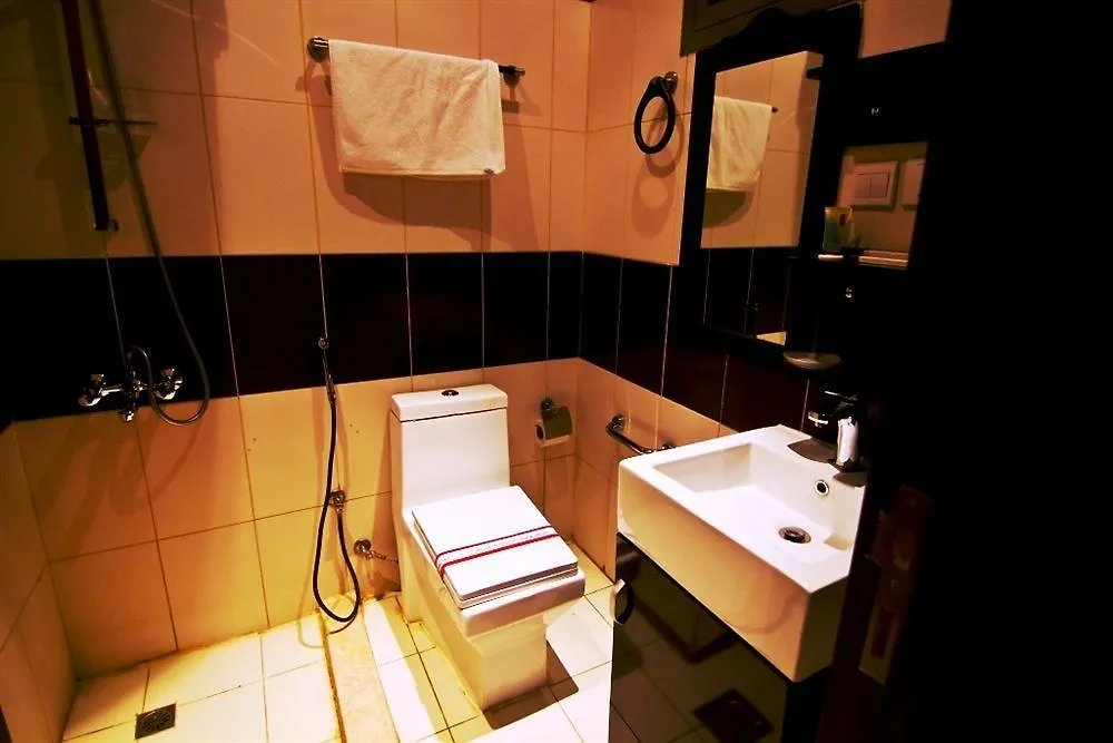 Rest Night Hotel Suites - Al Ta'Awon-Hussin Bin Ali Rijád 2*,  Szaúd-Arábia