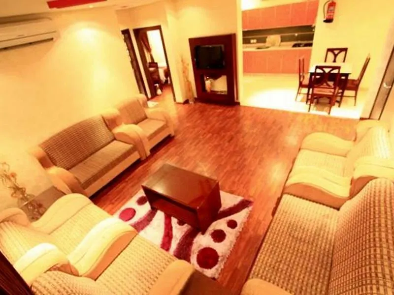 Rest Night Hotel Suites - Al Ta'Awon-Hussin Bin Ali Rijád 2*,
