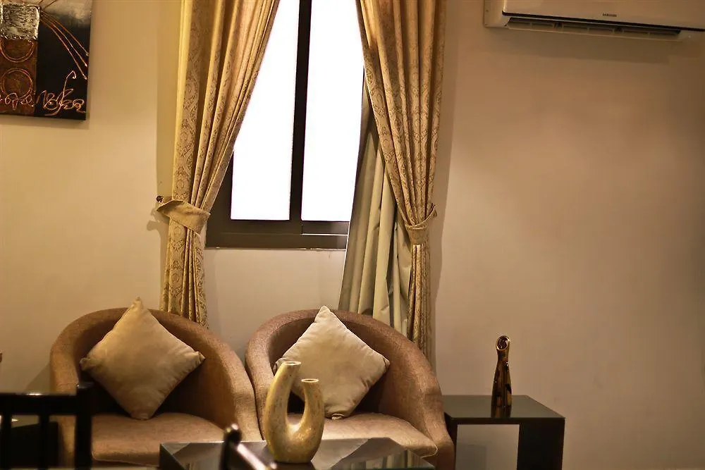 شقة فندقية الرياض ريست نايت للأجنحة الفندقية - التعاون حسين بن علي
