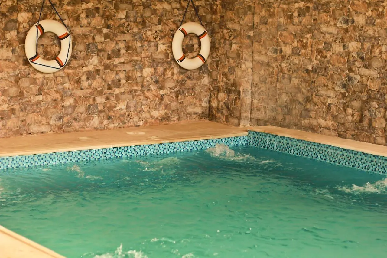 Rest Night Hotel Suites - Al Ta'Awon-Hussin Bin Ali Riyadh 2*,